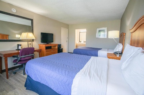 Rodeway Inn & Suites Greensboro Southeast - image 40