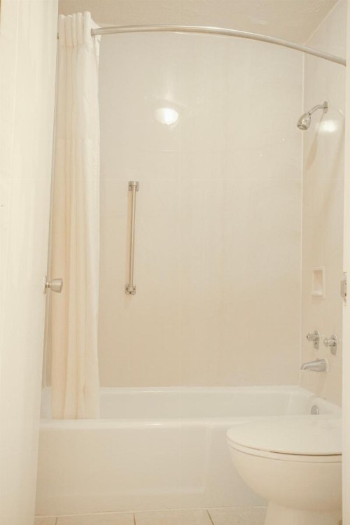 Rodeway Inn & Suites Greensboro Southeast - image 45