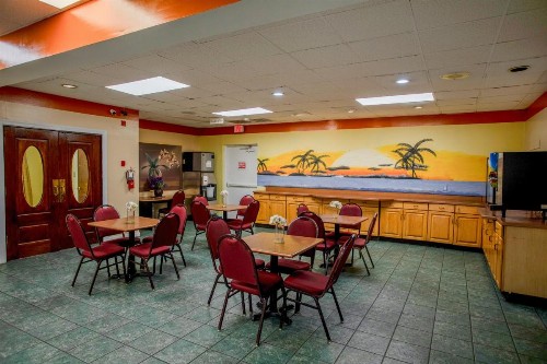 Rodeway Inn & Suites Greensboro Southeast - image 9