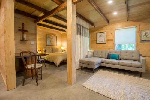 The Dailey Renewal Retreat B & B - image 14