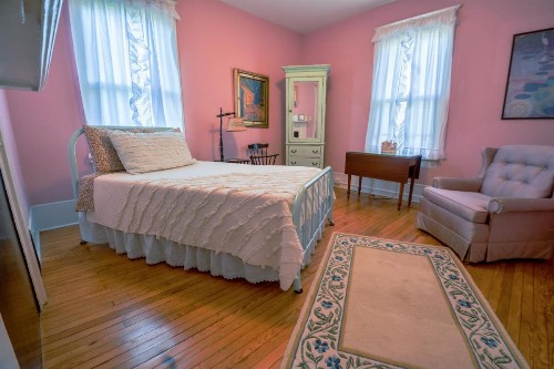 The Dailey Renewal Retreat B & B - image 17