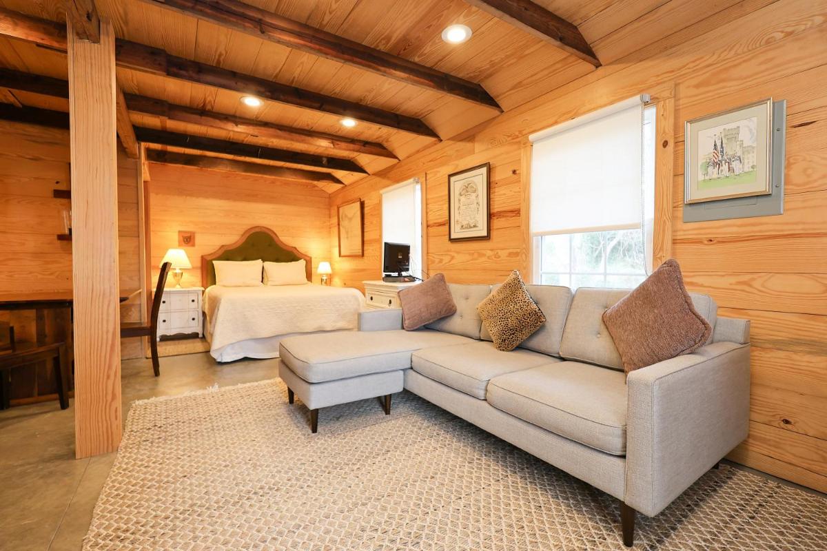 The Dailey Renewal Retreat B & B - image 2