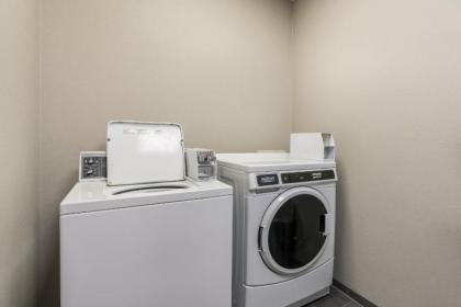 Fairfield by Marriott Inn & Suites Greensboro Coliseum Area - image 6