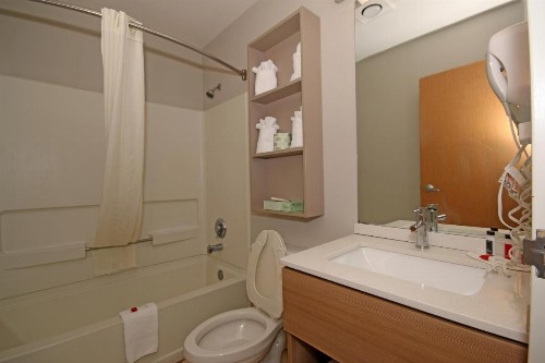 Microtel Inn by Wyndham Greensboro - image 18