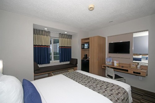 Microtel Inn by Wyndham Greensboro - image 19
