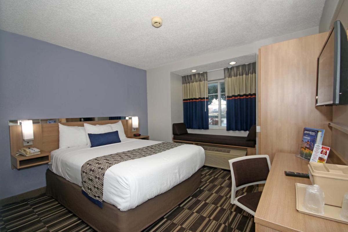 Microtel Inn by Wyndham Greensboro - image 7