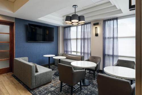 Hyatt Place Greensboro - image 13