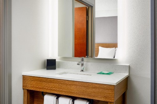 Hyatt Place Greensboro - image 21