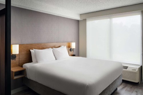 Hyatt Place Greensboro - image 29