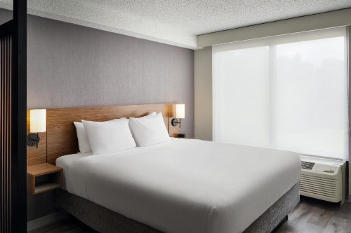 Hyatt Place Greensboro - image 31