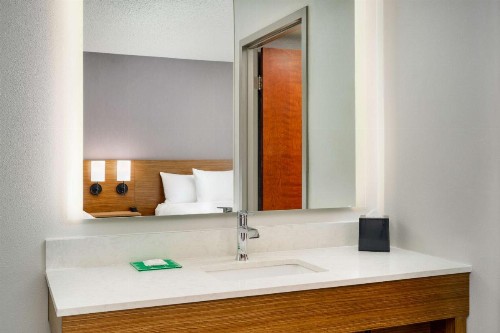 Hyatt Place Greensboro - image 40