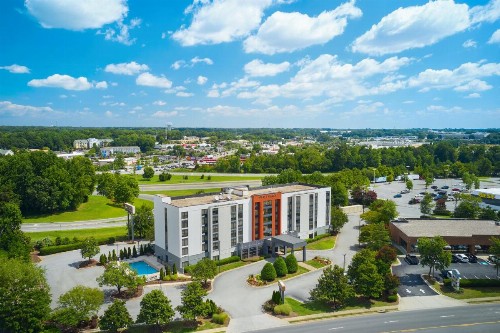 Hyatt Place Greensboro - image 7