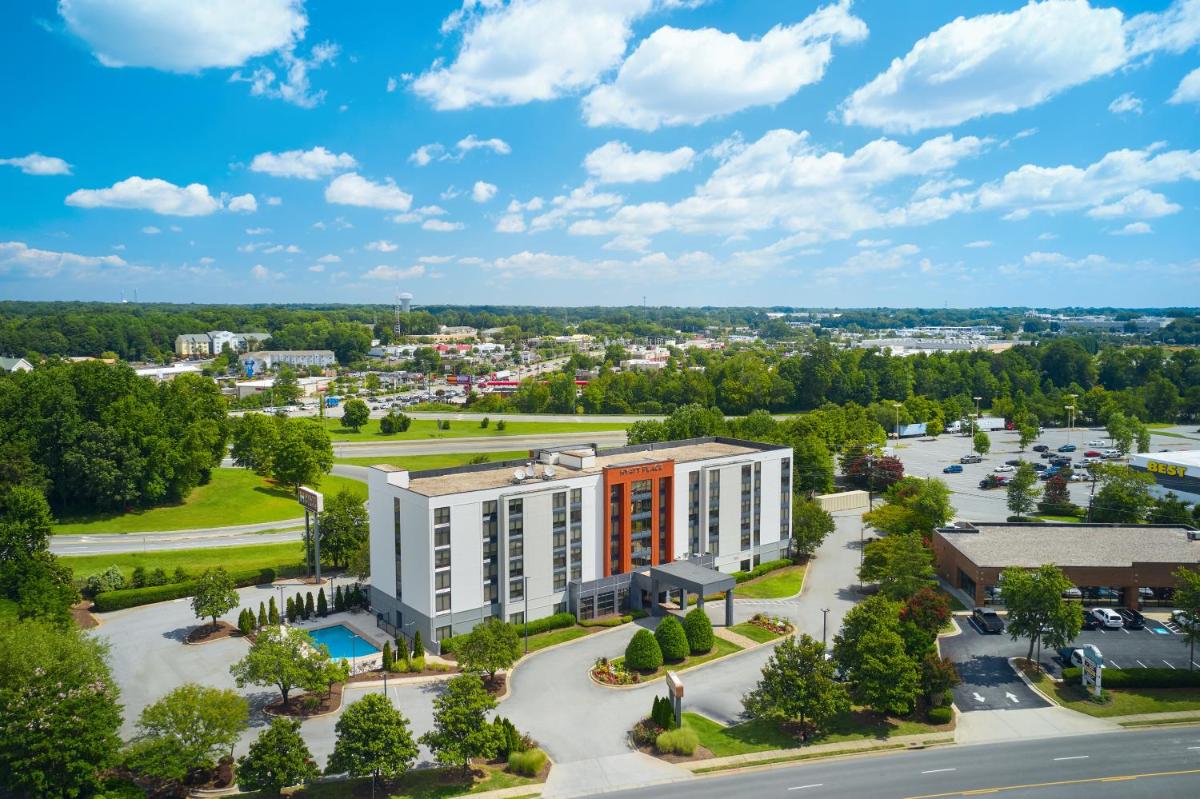 Hyatt Place Greensboro - image 7