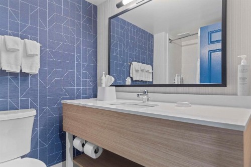 Wingate by Wyndham Greensboro - image 11