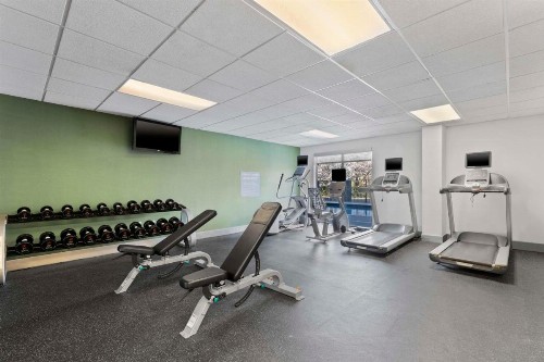 Wingate by Wyndham Greensboro - image 17
