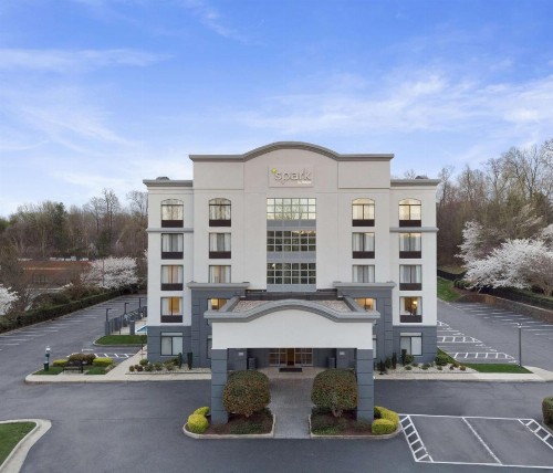 Wingate by Wyndham Greensboro - image 22