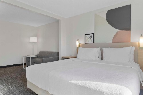 Wingate by Wyndham Greensboro - image 27
