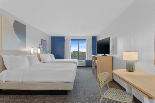 Wingate by Wyndham Greensboro - image 4