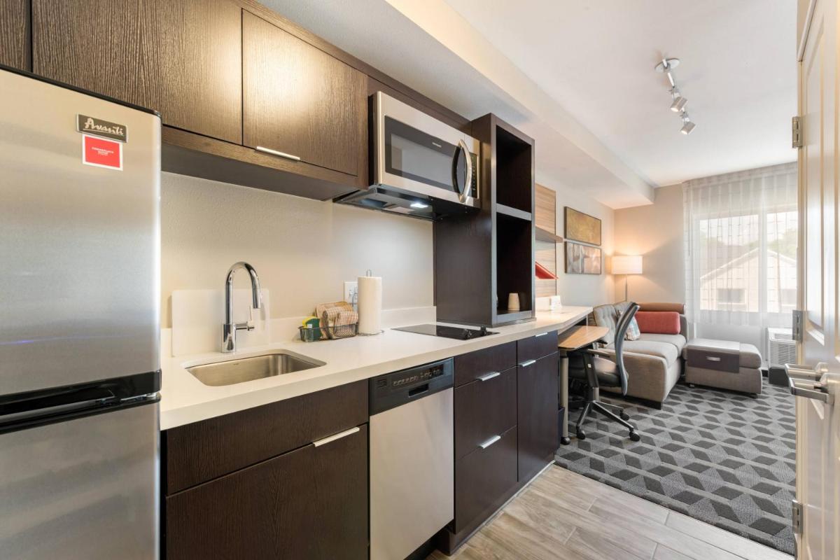 TownePlace Suites by Marriott Greensboro Coliseum Area - main image