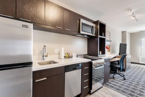 TownePlace Suites by Marriott Greensboro Coliseum Area - image 16