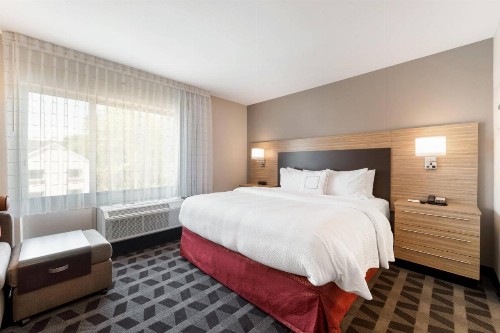 TownePlace Suites by Marriott Greensboro Coliseum Area - image 28