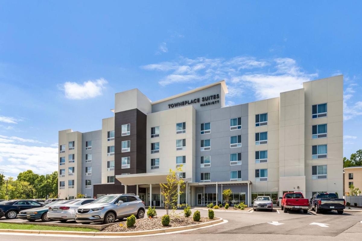 TownePlace Suites by Marriott Greensboro Coliseum Area - image 4
