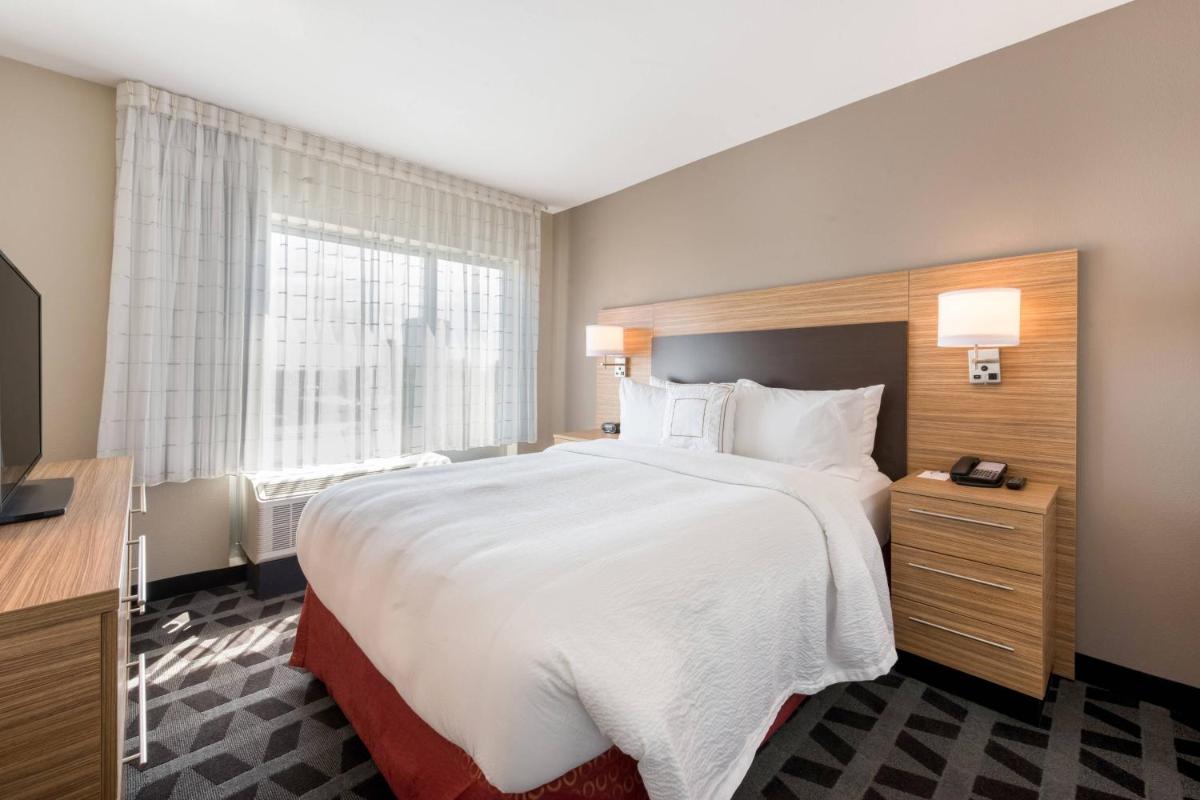 TownePlace Suites by Marriott Greensboro Coliseum Area - image 7