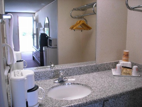 Red Carpet Inn Greensboro - image 1