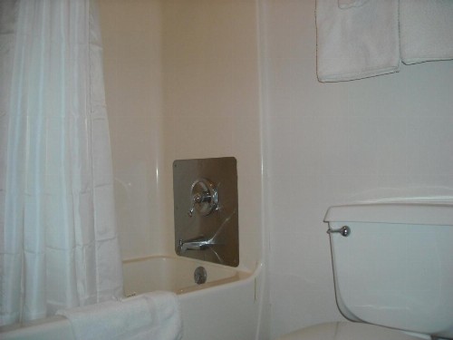 Red Carpet Inn Greensboro - image 2