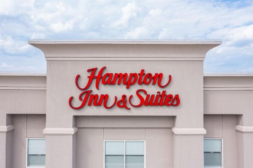 Hampton Inn & Suites Greensboro/Coliseum Area - image 13