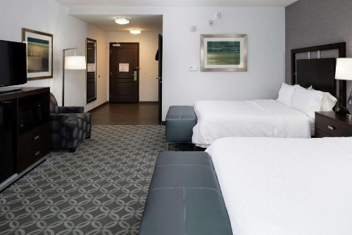 Hampton Inn & Suites Greensboro/Coliseum Area - image 32
