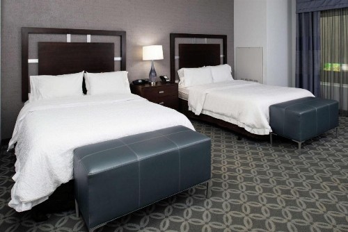 Hampton Inn & Suites Greensboro/Coliseum Area - image 38