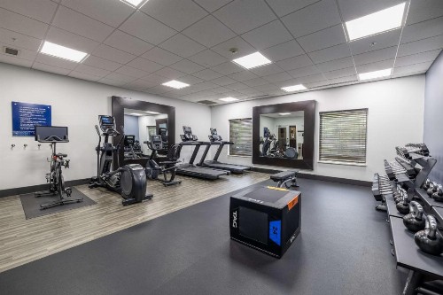 Hampton Inn & Suites Greensboro/Coliseum Area - image 45