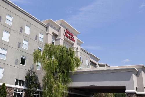 Hampton Inn & Suites Greensboro/Coliseum Area - image 46