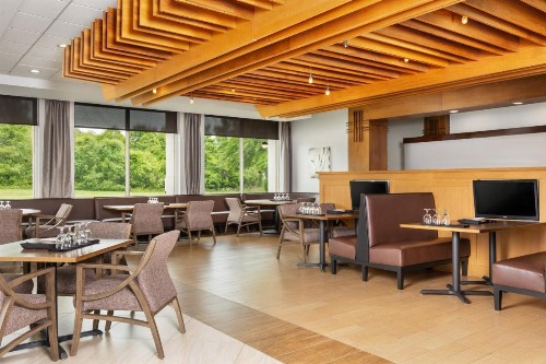 Holiday Inn Greensboro Airport an IHG Hotel - image 13