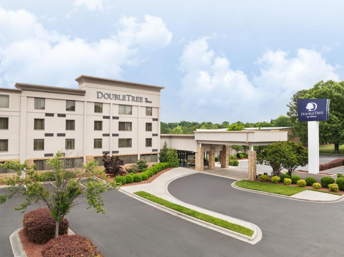 Holiday Inn Greensboro Airport an IHG Hotel - image 2