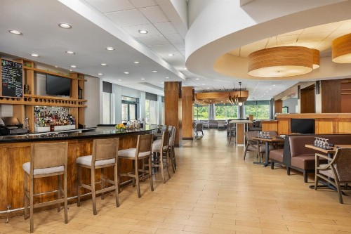 Holiday Inn Greensboro Airport an IHG Hotel - image 46