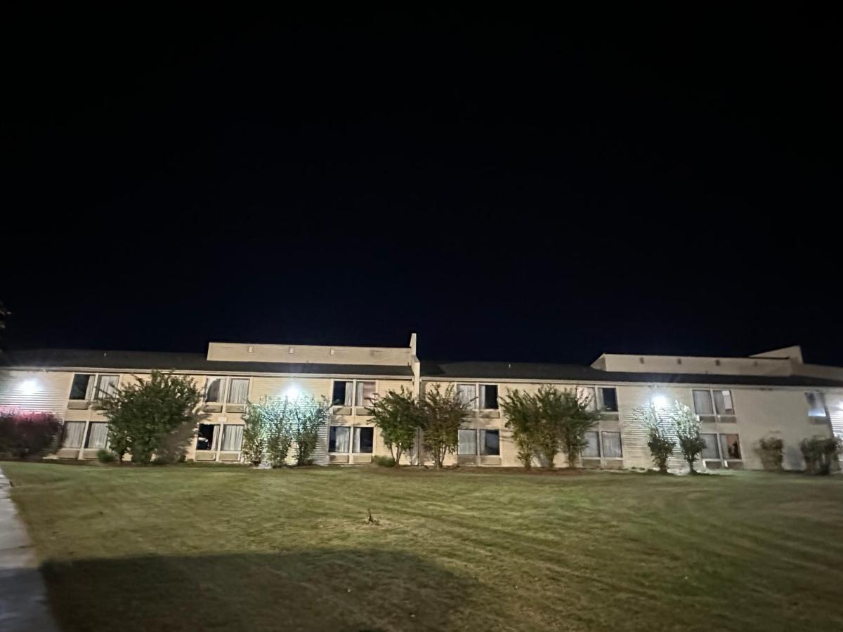 Motel 6-Greensboro NC - Airport - image 3