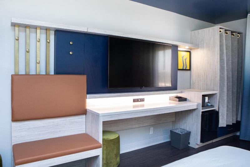 Hotel Denim - image 5