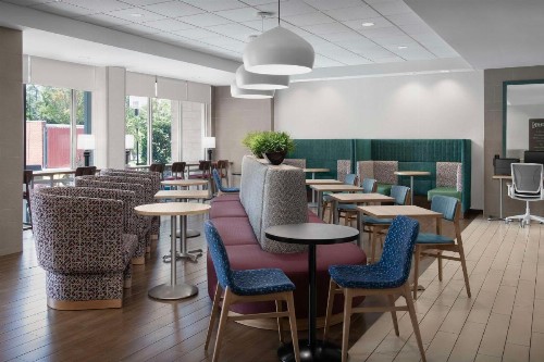 Home2 Suites by Hilton Greensboro Airport - image 4