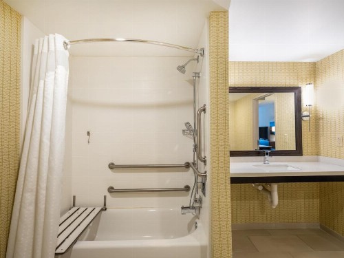 Holiday Inn Greensboro Coliseum an IHG Hotel - image 15