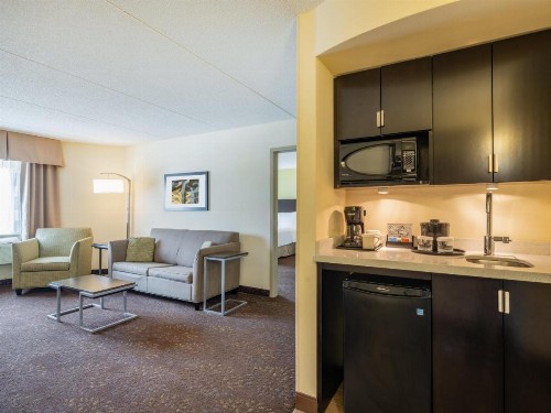 Holiday Inn Greensboro Coliseum an IHG Hotel - image 26