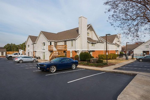 Studio 6-Greensboro NC - image 2