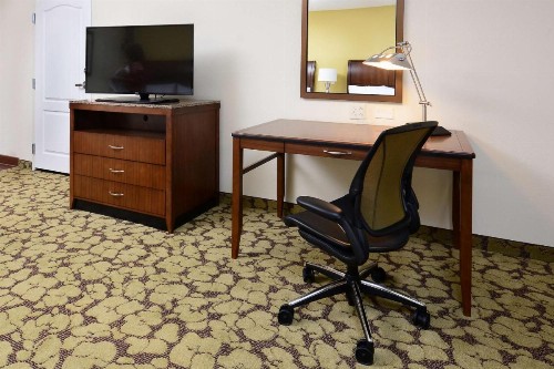 Hilton Garden Inn Greensboro Airport - image 10