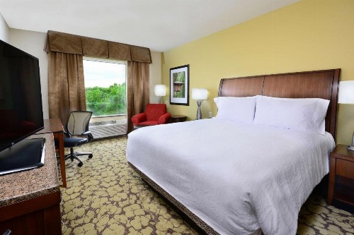 Hilton Garden Inn Greensboro Airport - image 11