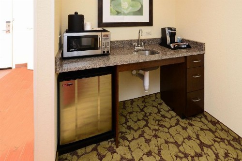 Hilton Garden Inn Greensboro Airport - image 16