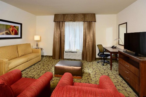 Hilton Garden Inn Greensboro Airport - image 30