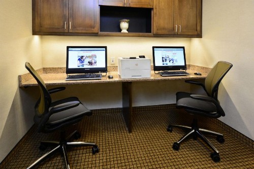 Hilton Garden Inn Greensboro Airport - image 44