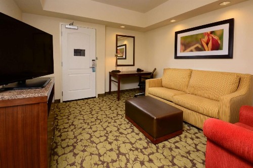 Hilton Garden Inn Greensboro Airport - image 8