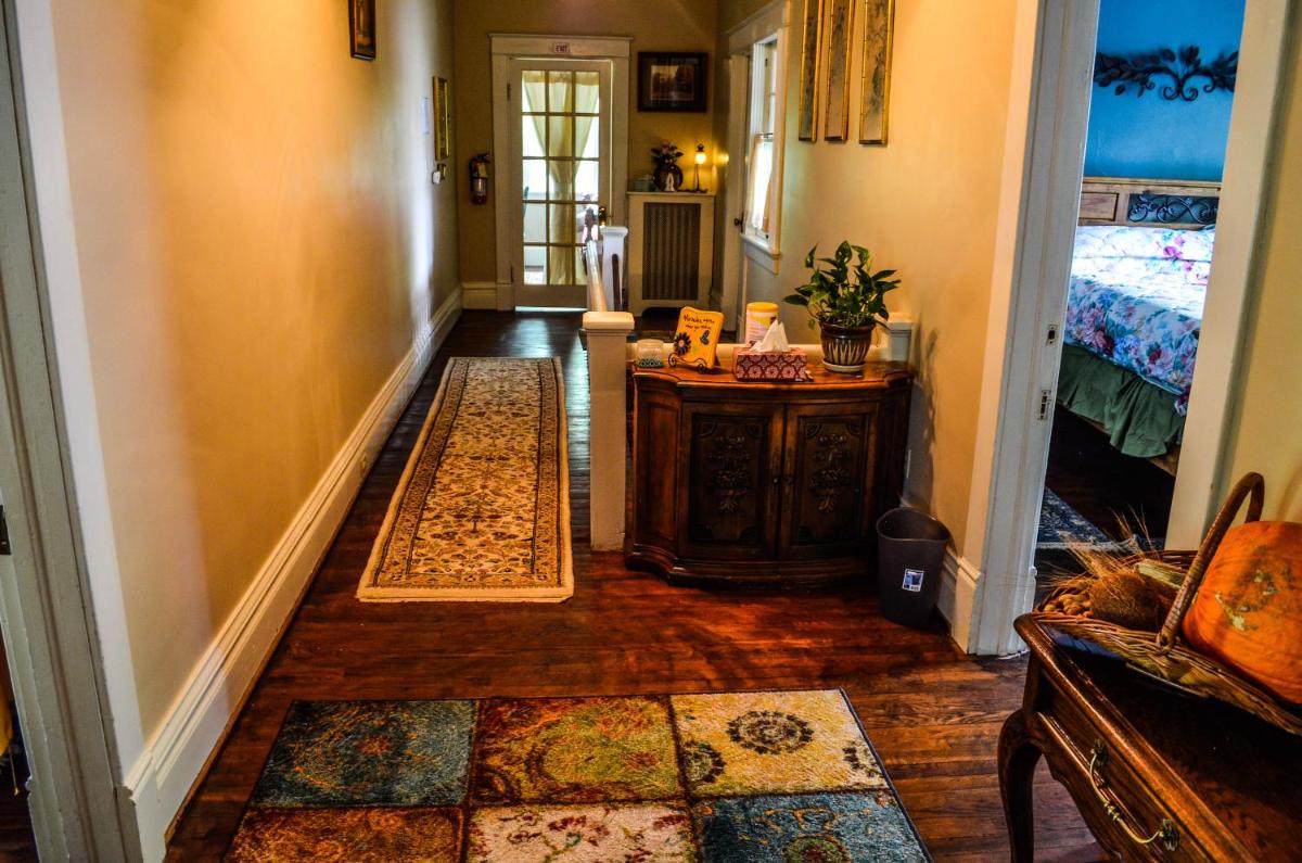 Greenwood Bed & Breakfast - image 4